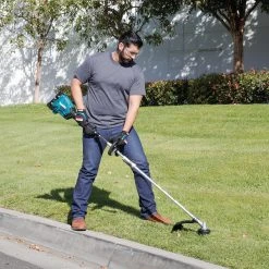 Makita XUX01M5PT 36-Volt 5.0Ah Cordless Couple Shaft Power Head Attachment Kit Lawn & Outdoor Power