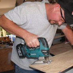 Makita XVJ03Z 18-Volt 0-2,600 Spm Tool-Less LXT Lithium-Ion Jig Saw, - Bare Tool Tools & Equipment
